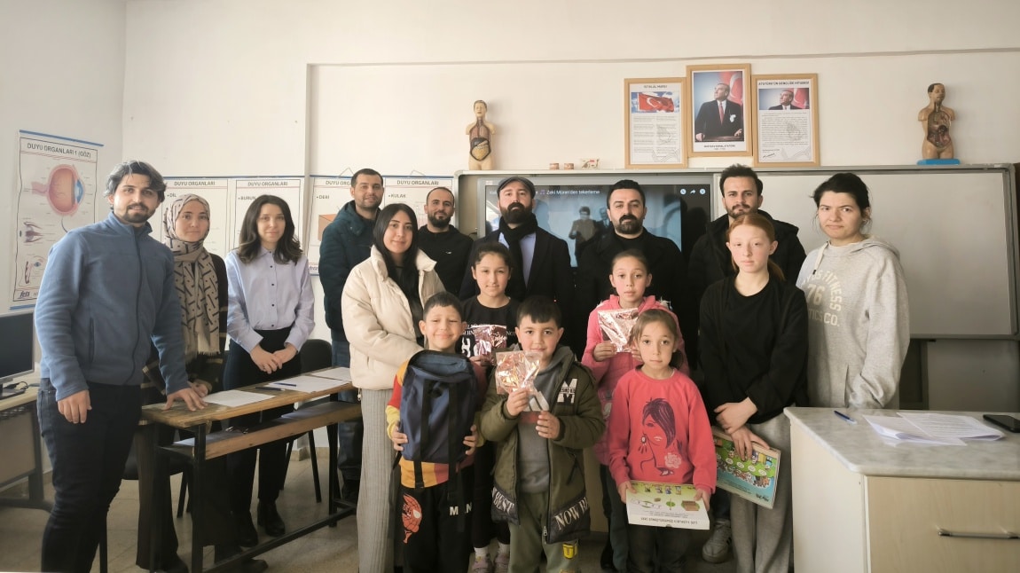 Dönem sonu faaliyet haftası kapsamında düzenlediğimiz  Tekerleme etkinliğimiz ve ödül törenimiz. Emeği geçen Öğretmenlere teşekkür ederiz.